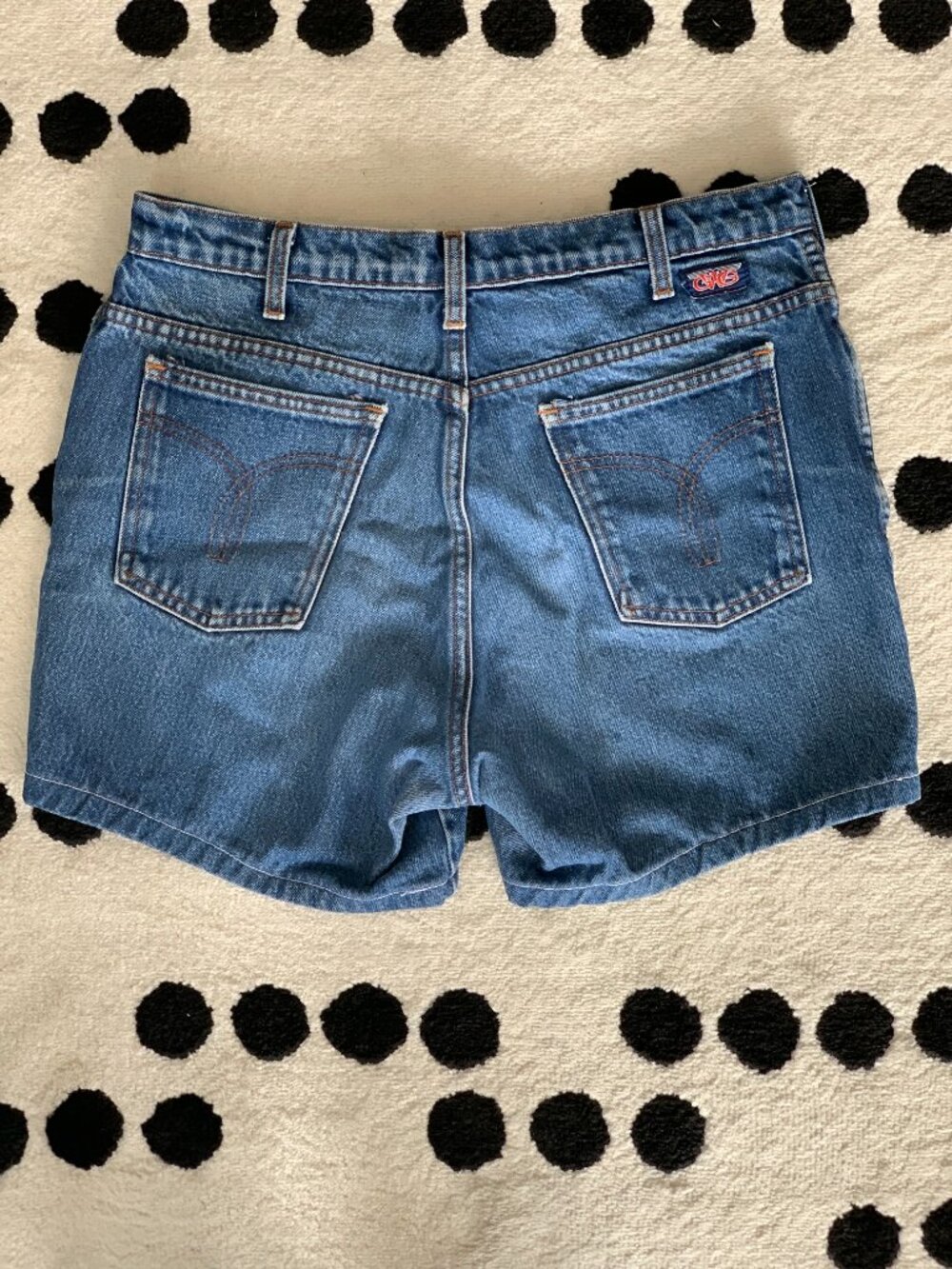 This product is a pair of Vintage GWG Jorts Jean Shorts in Men's size 32. Made o